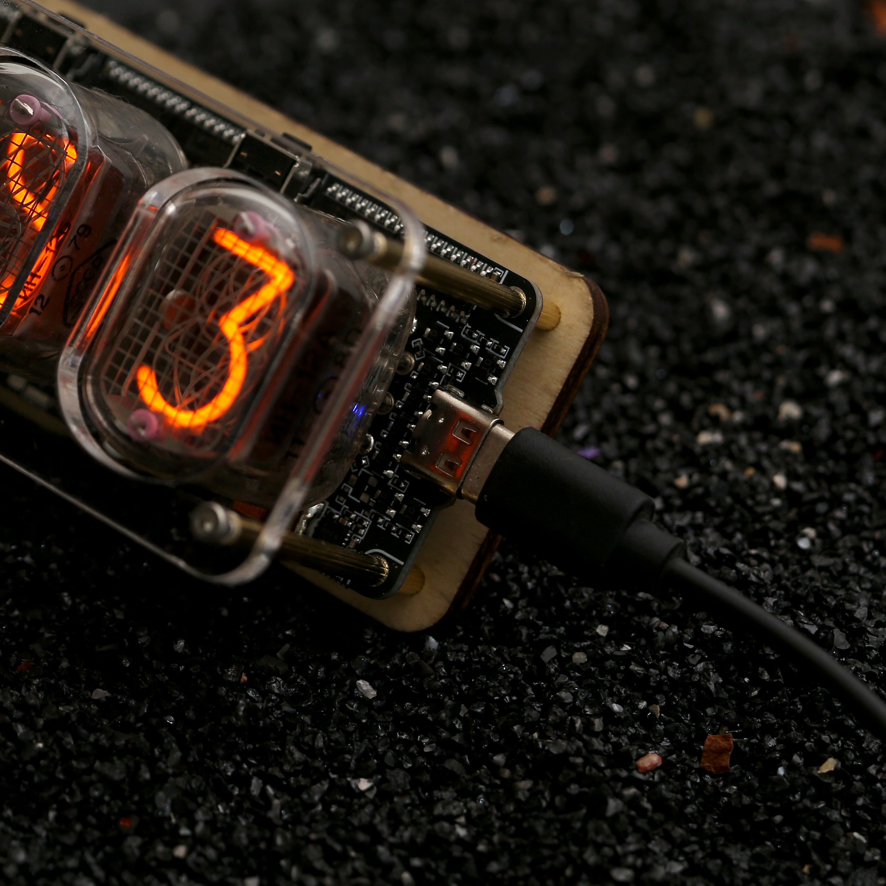 4位时钟--USB-C 细节